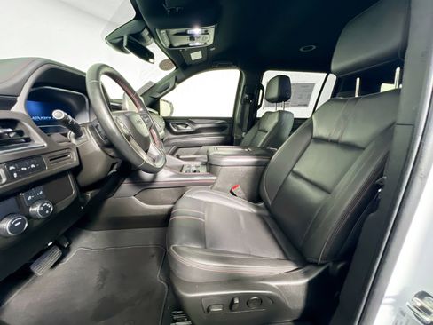 Used 2024 Chevrolet Suburban RST RWD image 14