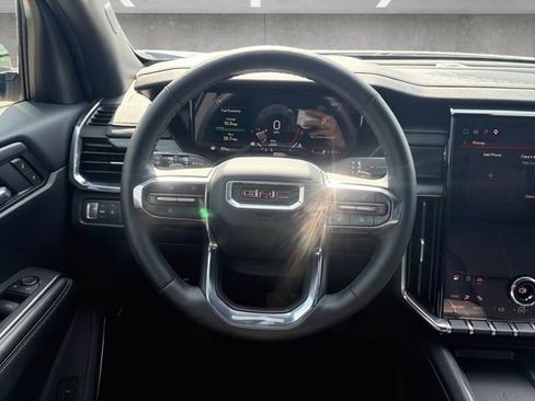 Used 2025 GMC Acadia Elevation w/ Elevation Premium Package FWD image 21