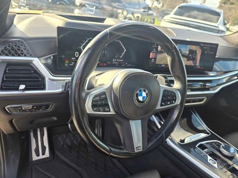Used 2023 BMW X7 xDrive40i w/ M Sport Package image 27