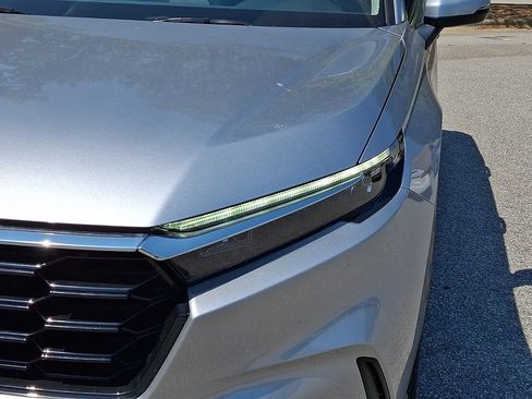 Used 2025 Honda CR-V EX-L image 9