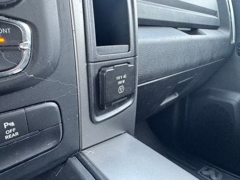 Used 2022 RAM 1500 Classic Warlock w/ Ceramic Gray Warlock Package AWD/4WD image 25