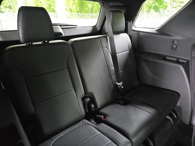 Used 2022 Chevrolet Traverse LT w/ LPO, Floor Liner Package AWD/4WD image 15