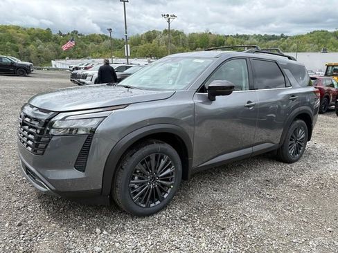 New 2026 Nissan Pathfinder SL w/ SL Premium Package AWD/4WD image 1