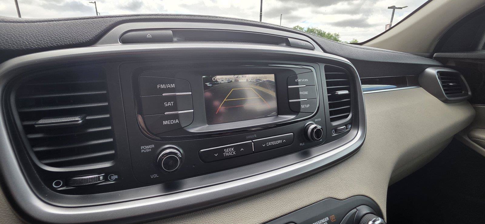 Used 2016 Kia Sorento FWD image 19