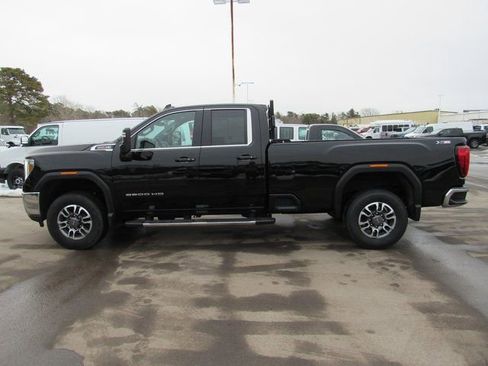 Certified 2022 GMC Sierra 2500 SLE w/ SLE Value Package; image 3