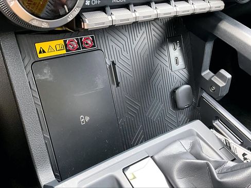 Used 2026 Toyota Tacoma Limited AWD/4WD image 32