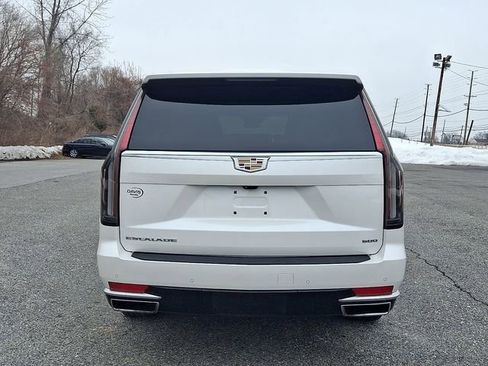 Used 2024 Cadillac Escalade ESV Premium Luxury w/ Performance Package image 5
