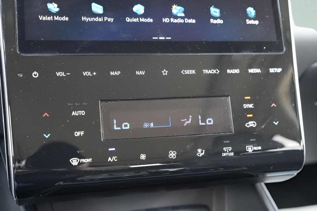 Certified 2024 Hyundai Tucson Limited AWD/4WD image 38