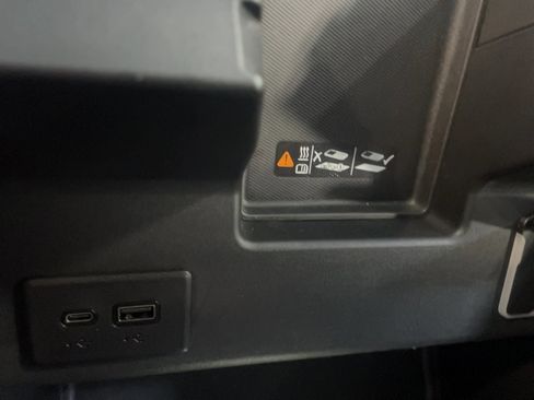 Used 2024 Chevrolet Silverado 3500 High Country w/ Technology Package image 13