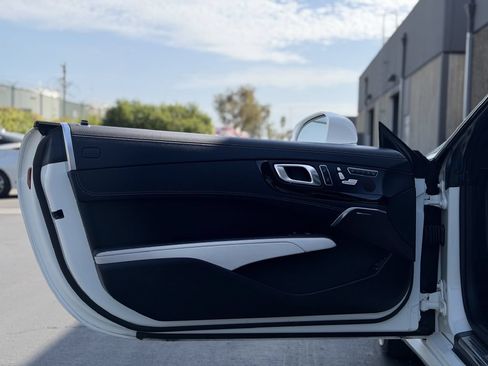 Used 2015 Mercedes-Benz SL 550 image 15