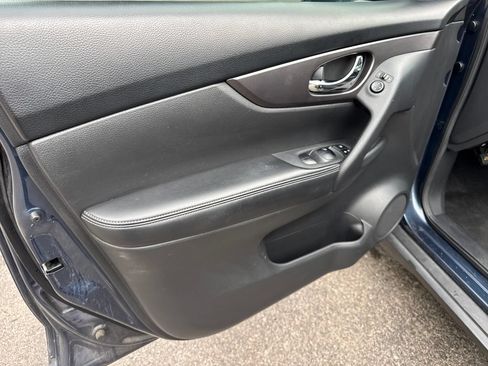 Used 2016 Nissan Rogue SV FWD image 10