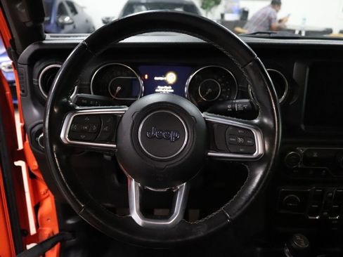 Used 2019 Jeep Wrangler Unlimited Sahara image 26