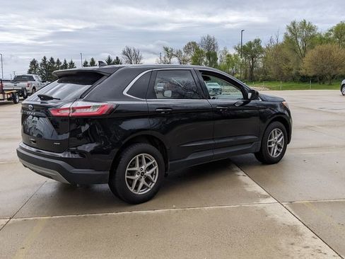 Used 2024 Ford Edge SEL w/ Convenience Package AWD/4WD image 3