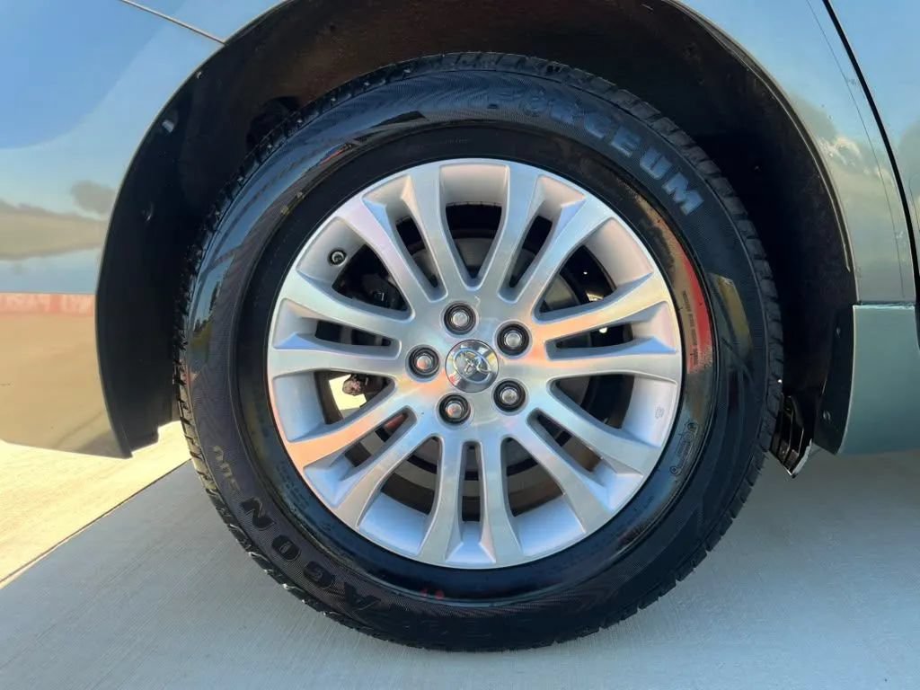 Used 2011 Toyota Sienna XLE w/ XLE Navigation Pkg FWD image 51