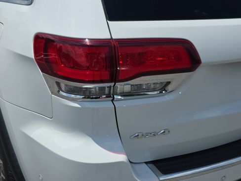 Used 2020 Jeep Grand Cherokee Limited w/ Luxury Group II AWD/4WD image 31