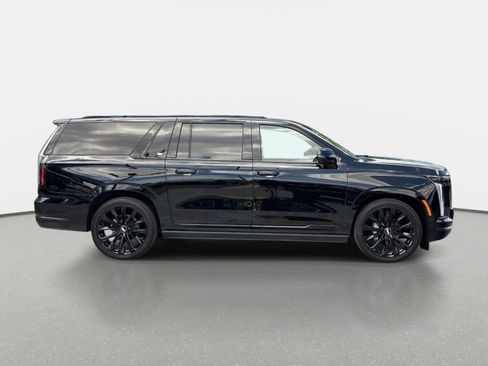 Used 2026 Cadillac Escalade ESV Platinum Sport w/ LPO, ONYX Package AWD/4WD image 2