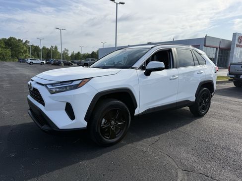 Certified 2023 Toyota RAV4 XLE AWD/4WD image 5