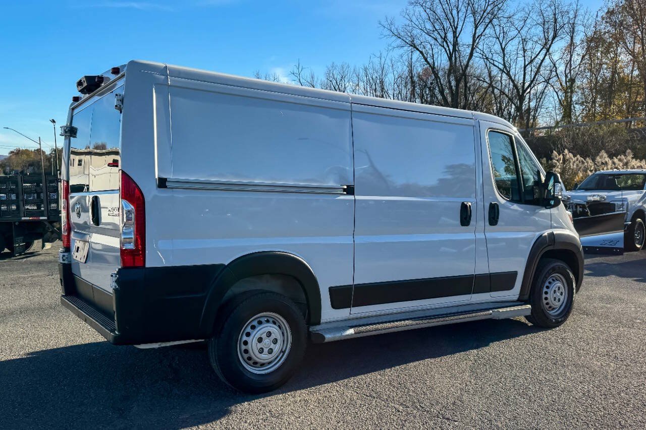 Used 2025 RAM ProMaster 2500 w/ U-Haul Equipment Group FWD image 3