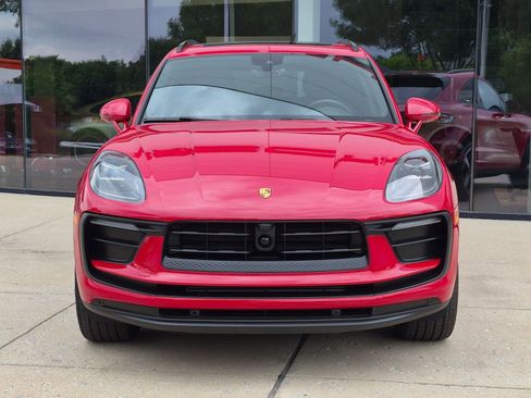 Certified 2025 Porsche Macan AWD/4WD image 6
