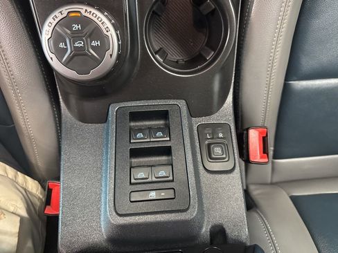 Used 2022 Ford Bronco Outer Banks AWD/4WD image 11