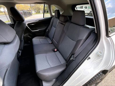 Used 2025 Toyota RAV4 XLE image 21
