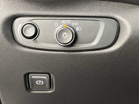 Used 2025 Chevrolet Blazer LT FWD image 46