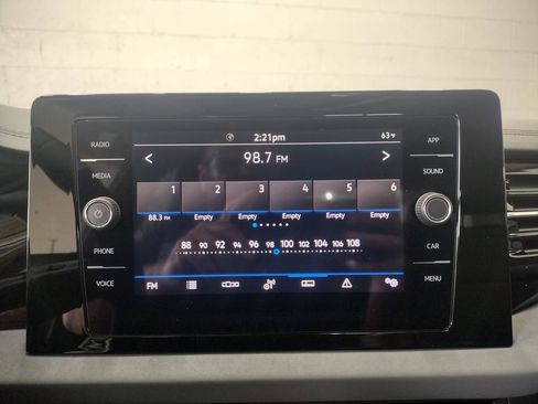 New 2026 Volkswagen Jetta SE FWD image 25