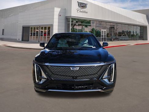 Certified 2024 Cadillac Lyriq Luxury image 2