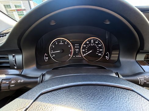 Used 2013 Lexus ES 350 w/ Luxury Pkg FWD image 20