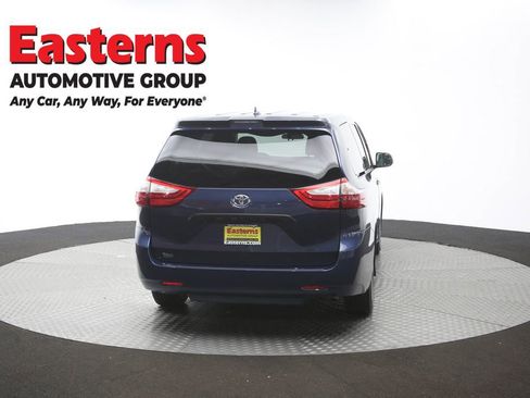 Used 2019 Toyota Sienna L FWD image 37
