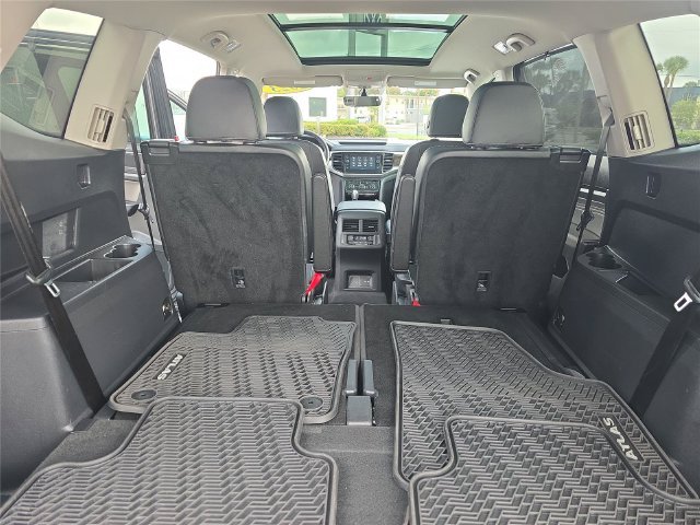 Used 2023 Volkswagen Atlas SE w/ Panoramic Sunroof Package FWD image 25