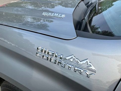 Used 2025 Chevrolet Silverado 1500 High Country w/ High Country Premium Package AWD/4WD image 12