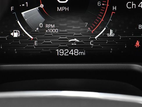 Used 2025 GMC Acadia Elevation image 26