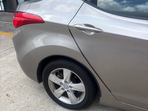 Used 2011 Hyundai Elantra GLS w/ Preferred Equipment Pkg 3 FWD image 4