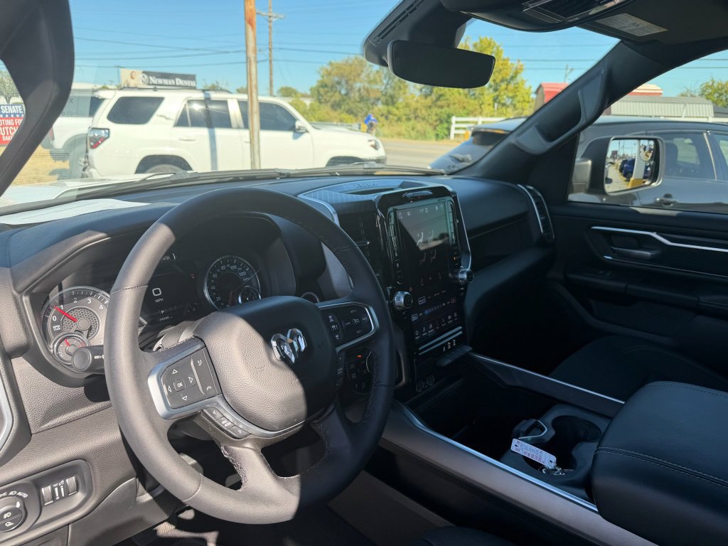 Used 2025 RAM 1500 Big Horn AWD/4WD image 12