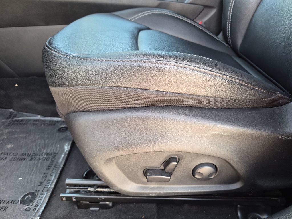 Used 2025 Jeep Compass Limited AWD/4WD image 19