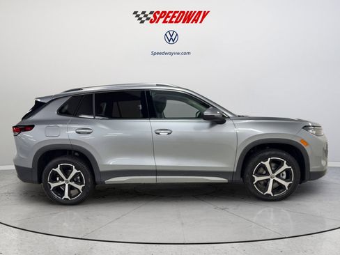 New 2026 Volkswagen Tiguan SE AWD/4WD image 11