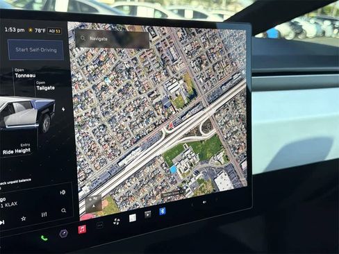 Used 2024 Tesla Cybertruck AWD Crew Cab image 15