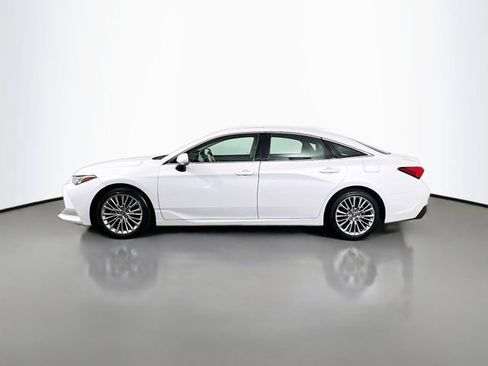 Used 2020 Toyota Avalon Limited image 6