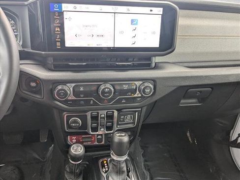 Used 2024 Jeep Wrangler Willys image 15