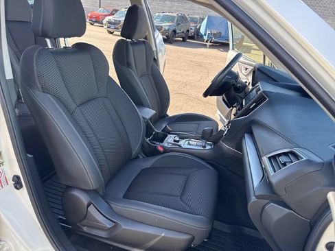 Used 2020 Subaru Forester Premium AWD/4WD image 13