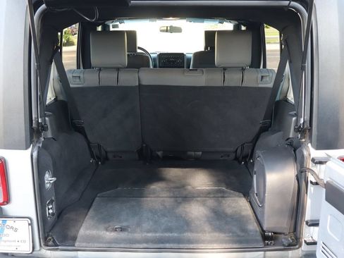 Used 2007 Jeep Wrangler Unlimited Rubicon w/ Dual Top Group AWD/4WD image 15
