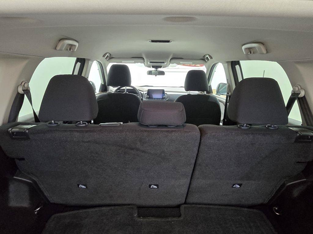 Used 2023 Nissan Rogue S FWD image 15