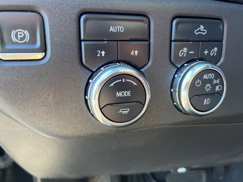 Used 2023 GMC Sierra 1500 Elevation image 19