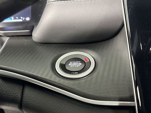 Used 2025 Jeep Grand Cherokee L Laredo image 25