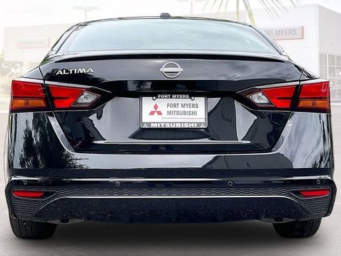 Used 2025 Nissan Altima 2.5 SV FWD image 16