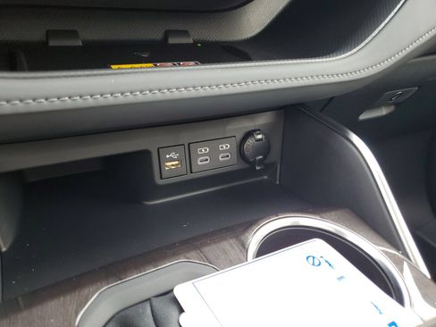 New 2026 Toyota Highlander Platinum AWD/4WD image 29