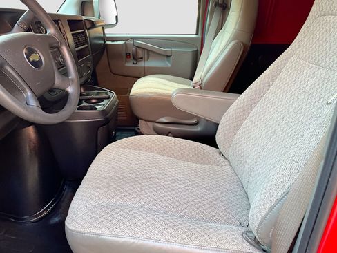 Used 2024 Chevrolet Express 2500 RWD image 19