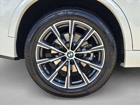 Used 2025 BMW X5 sDrive40i w/ M Sport Package RWD image 21