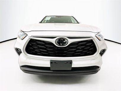 Used 2022 Toyota Highlander LE